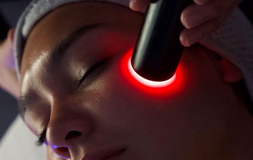 LYMA red laser face close up