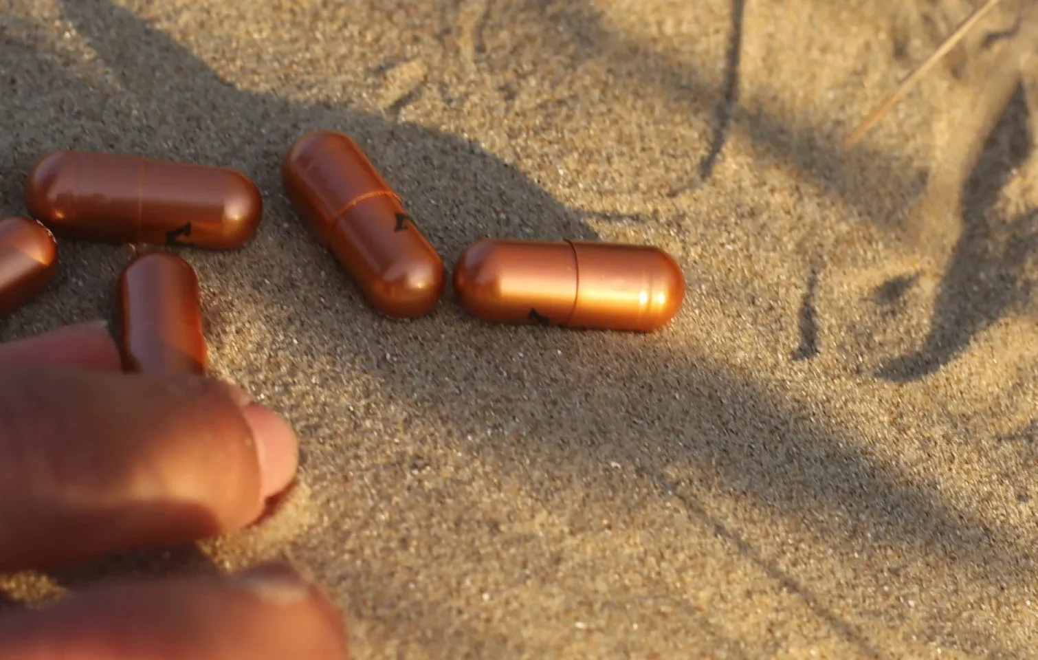 supplements-pills-on-sand-insomnia